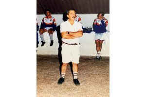 Verano de 2002, Glauco en el banco de suplentes antes de un partido en Minas