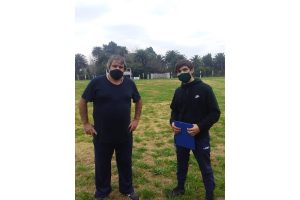 Carlos Duque y Diego Perdomo, ayer en cancha de Barrio Olímpico (foto Fútbol Total, CW 54)