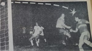 La instantánea tomada por Luis Pedro Guadalupe, así se publicó en el viejo diario La Unión. Gol a Maldonado, fundamental para que el equipo de Zamora fuera Campeón del Este
