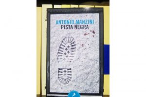 Tapa Pista Negra