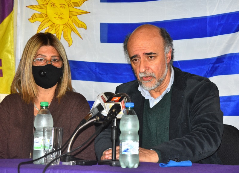 Estrella Cabana y el ministro de Trabajo Pablo Mieres