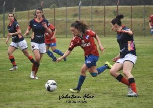 Sofía Ferrada aportó un par de goles en la goleada tricolor ante Atenas en San Carlos