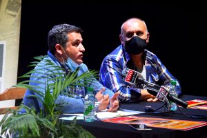 Daniel Fernández, director del Teatro Lavalleja y Alex Gonzáles, director de la Comedia Departamental