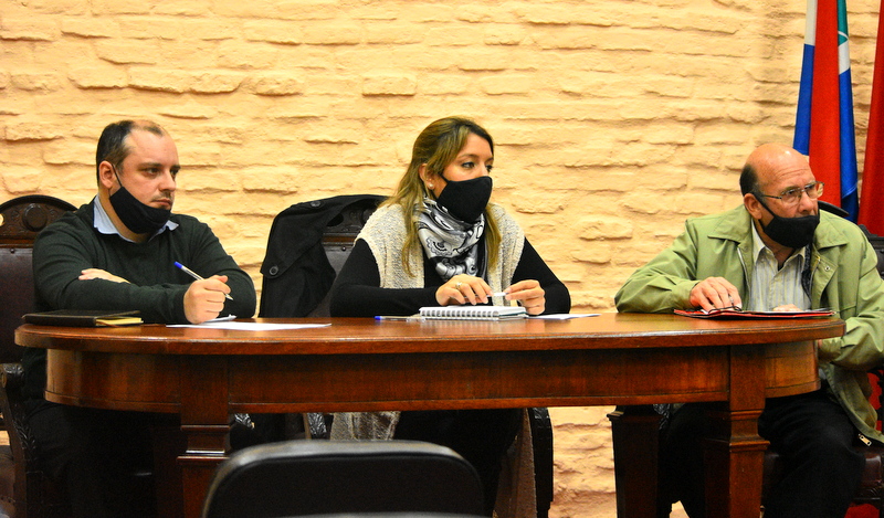 La Comisión de Recepción de la JDL, el edil Ismael Castro, la edila Verónica Fernández y el edil Julio Fungi