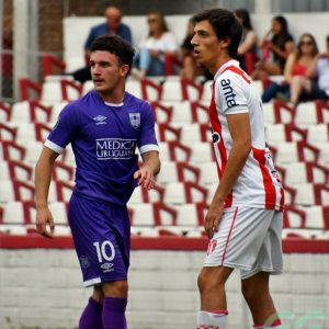 Matías Correa, el zaguero surgido del Lavalleja F.C., va a la lista de River Plate en la Copa Sudamericana