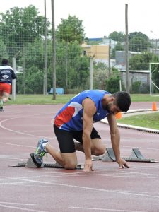 Mauro Costa, primero en su serie de 200 metros, va por mejorar sus marcas