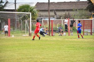 Uno de los goles ferrocarrileros en la tarde del sábado