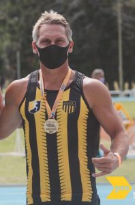 Prof. Gustavo Alzugaray, Bicampeón Nacional (foto Peñarol Atletismo)