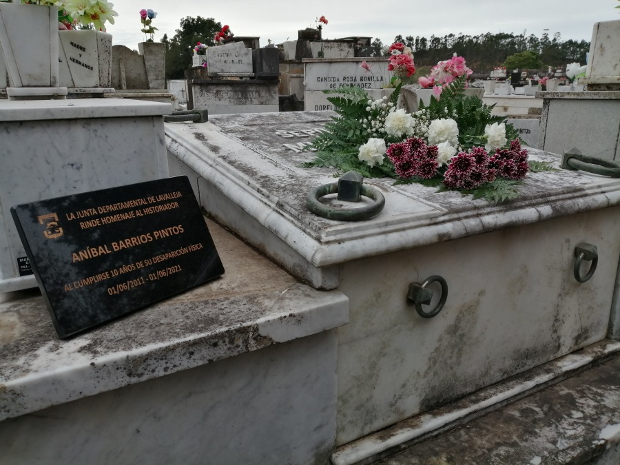 Homenaje a Anibal Barrios Pintos