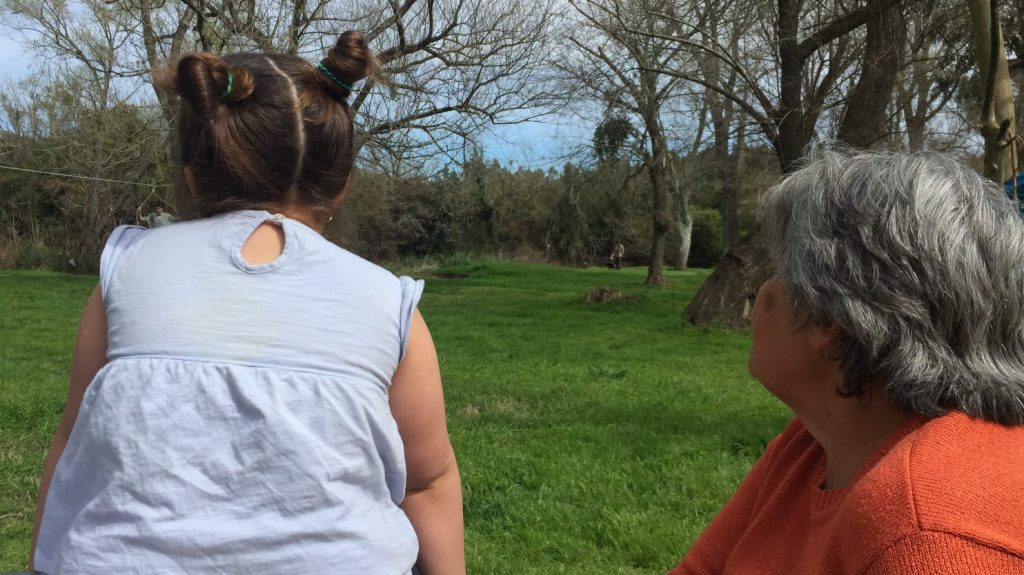 Todo-es-mas-facil-con-el-abrazo-de-la-aguela-Te-amo-Josefina