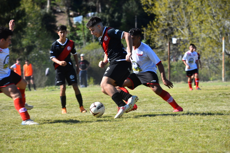 El fútbol juvenil en el horizonte para el regreso