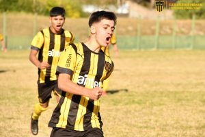 Emiliano Lavega, el primer minuano en anotar en la nueva temporada de AUF