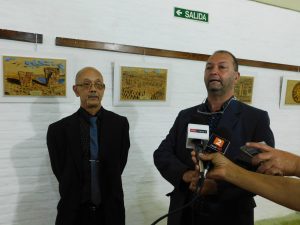El artista Omar Pose y el director de Cultura de la IDL Hebert Loza