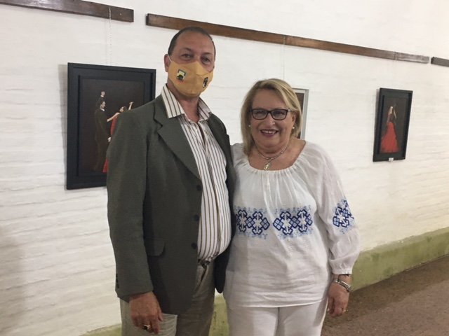 El director de Cultura Hebert Loza y la artista plástica Blanca Bianchi