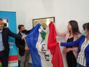 El intendente Mario García, la presidenta de la JDL Gabriela Umpiérrez y los ediles Néstor Calvo y Patricia Pelúa descubrieron la placa en homenaje a los presidentes constitucionales