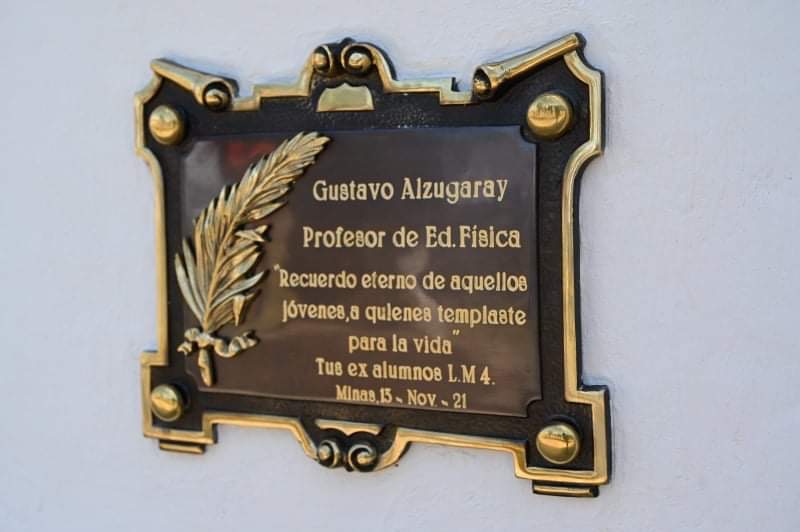 homenaje gustavo alzugaray