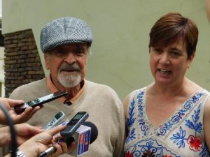 Carlos Ximénez y Ana Lilián González, integrantes del grupo de teatro de Solís de Mataojo 'La Villa'