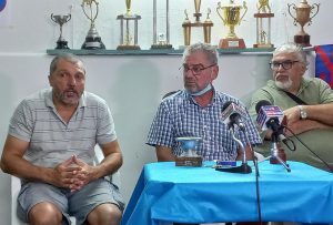 Emilio Pérez, Pablo Mazzoni y Julio Cesar Chappe de la comisión organizadora del torneo