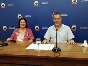 La secretaria general Lidia Araújo y el intendente Mario García