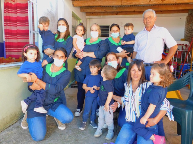 donación a Guardería Garabatos de la IDL 7
