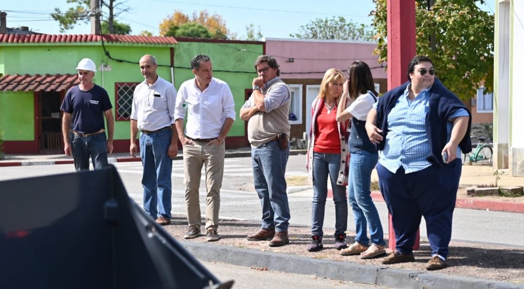 Mariscala recibió una máquina retro excavadora 0 kilómetro 1