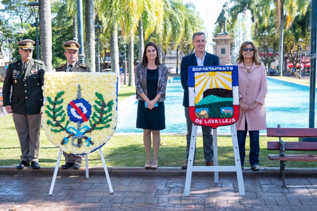 acto conmemorativo del 197° aniversario del Desembarco de los Treinta y Tres Orientales 1
