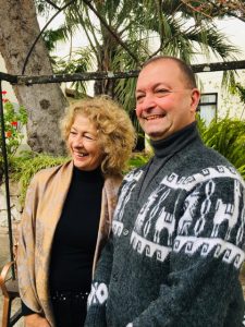 La actriz y directora Silvia Novaresse y el director de Cultura de la IDL Hebert Loza
