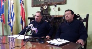 Jefe de Policía de Lavalleja Crio. Gral. (R) Jorge Khazzaka Fernández y el director de coordinación ejecutiva Crio. Mayor Eduardo Sugo