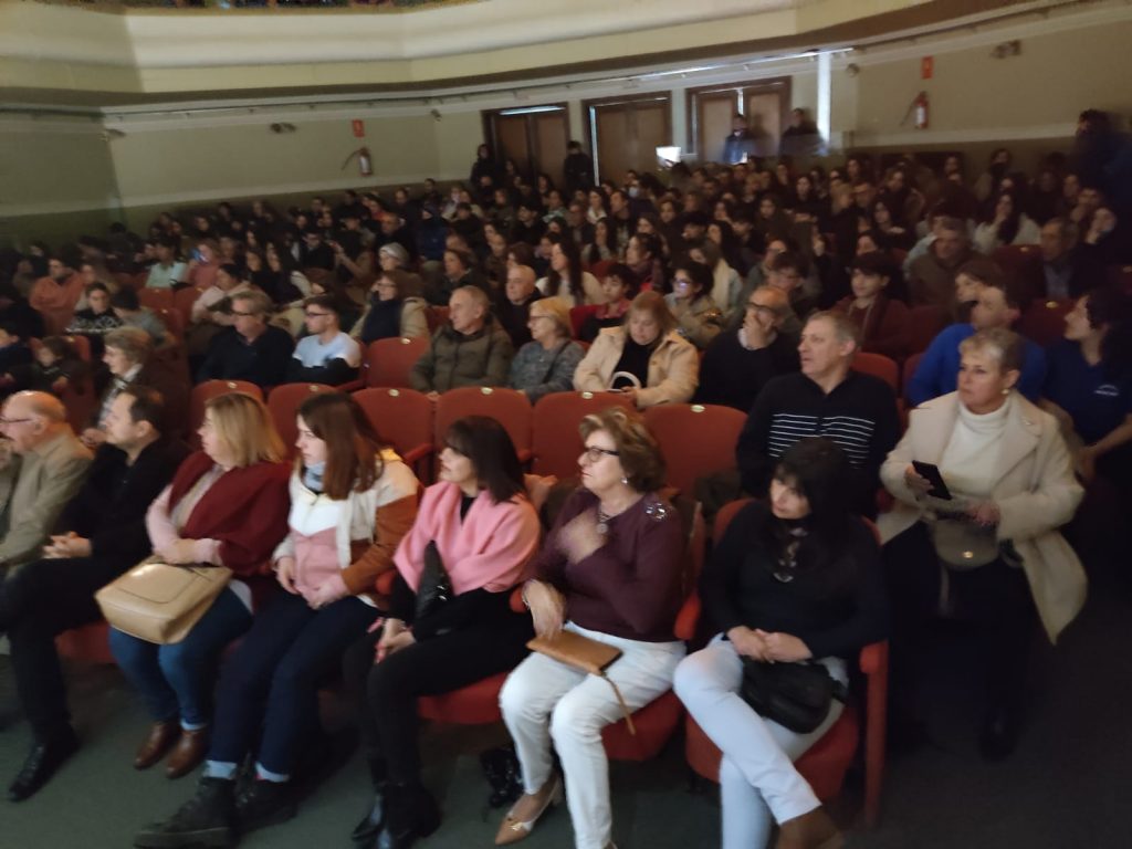 El Liceo N°2 Molino Viejo conmemoró los 40 años de vida institucional 2