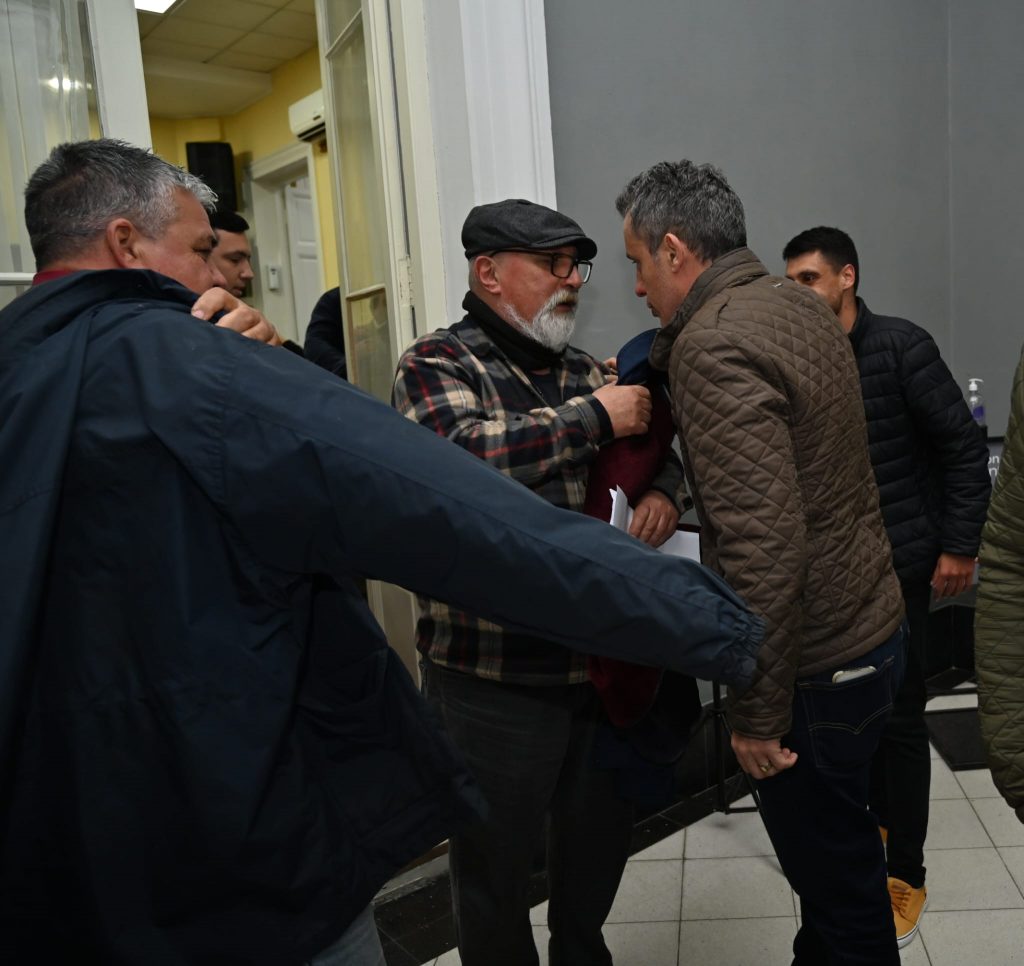 El intendente concurrió a saludar a los ediles posteriormente de la sesión. Gentileza Prensa IDL