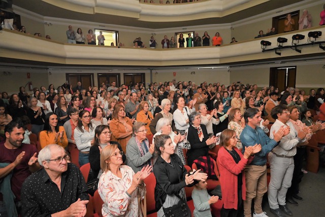 A teatro repleto de público se presentó el Ballet Nacional del SODRE (6)