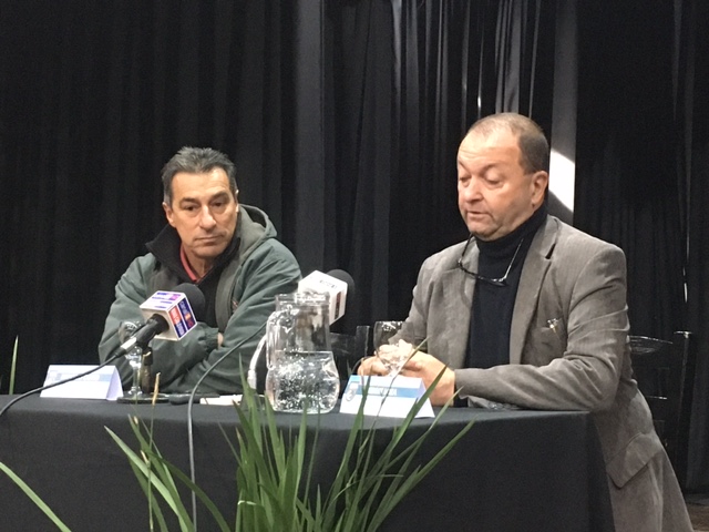 Foto archivo. Eduardo Cotto, director de la Escuela de Teatro de Lavalleja y Hebert Loza, director de Cultura de la IDL