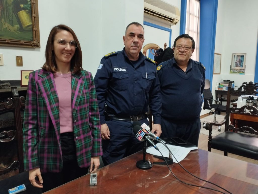 La fiscal de 2° Turno Isabel Ithurralde, Jefe de Policía Jorge Khazzaka y el director de Coordinación Ejecutiva Eduardo Sugo