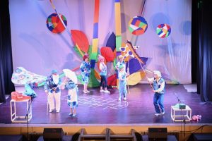 Exitosa presentación de la obra Hola!! Familia Merengue (5)