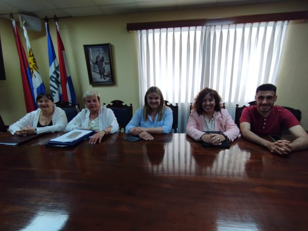 Beatriz Larrosa, Alda Pérez, María Noel Pereira, Yliana Zeballos y Maximiliano Fernández