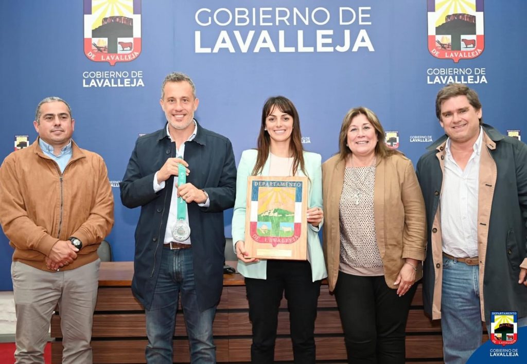 Leonella Acosta fue recibida y homenajeada por el Gobierno de Lavalleja (1)