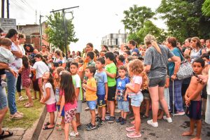 Doscientos niños participaron de la celebración de Reyes de la parroquia Santa Teresita (15)
