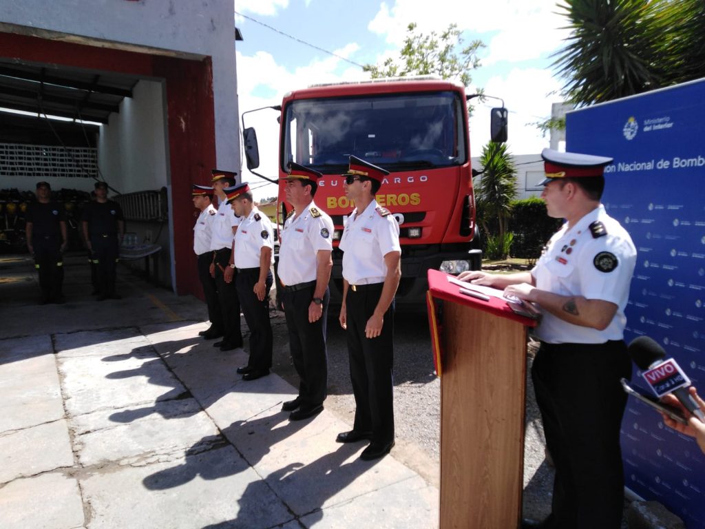 Ceremonia de relevo en el Destacamento de Bomberos de Minas (2)