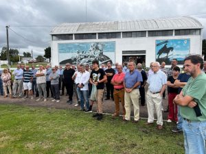 Ex alumnos del Liceo Militar N°4 homenajean al Profesor Gustavo Alzugaray (4)