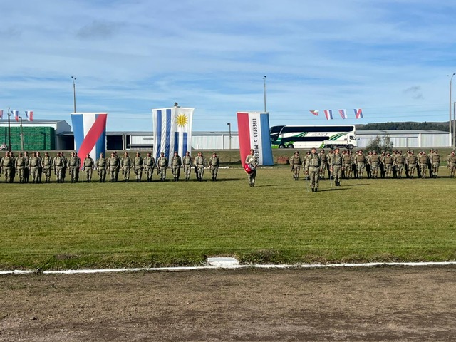 Aniversario del Grupo Cruzada Libertadora de 1825 de Artillería 105 mm N°4 (1)