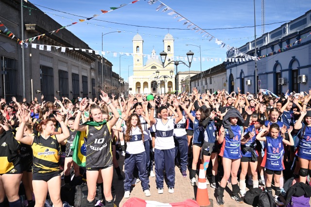 Acto inaugural 5° Festival Voley de las Sierras con más de 1000 jóvenes participantes (3)