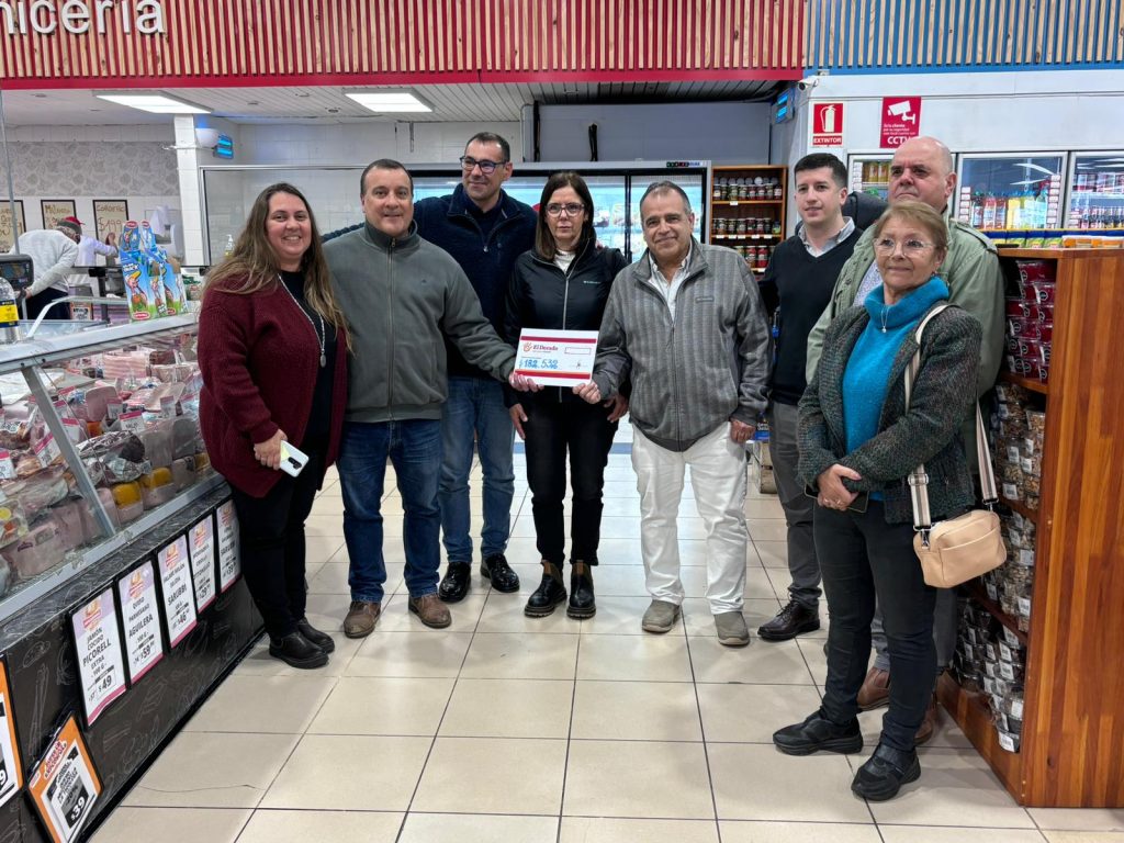 Campaña Un peso suma de Supermercados El Dorado llegó a la cifra de $182.532 donando a la Red de Asistencia Primaria y el Hospital de Minas (6)