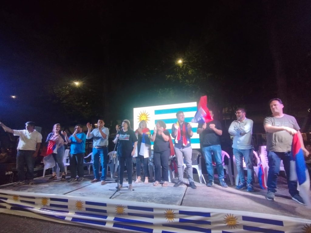 Con los candidatos a la Diputación y Fernando Pereira, el FA cerró su campaña
