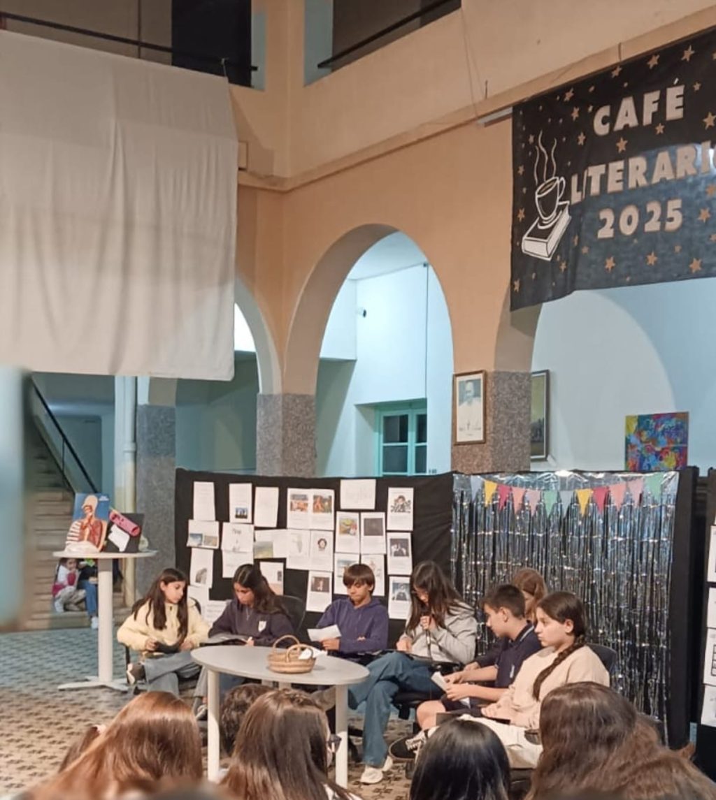 Segundo Café Literario en el Colegio y Liceo Nuestra Señora del Verdún