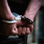 Ejerció violencia doméstica hacia su ex pareja y fue condenado por desacato
