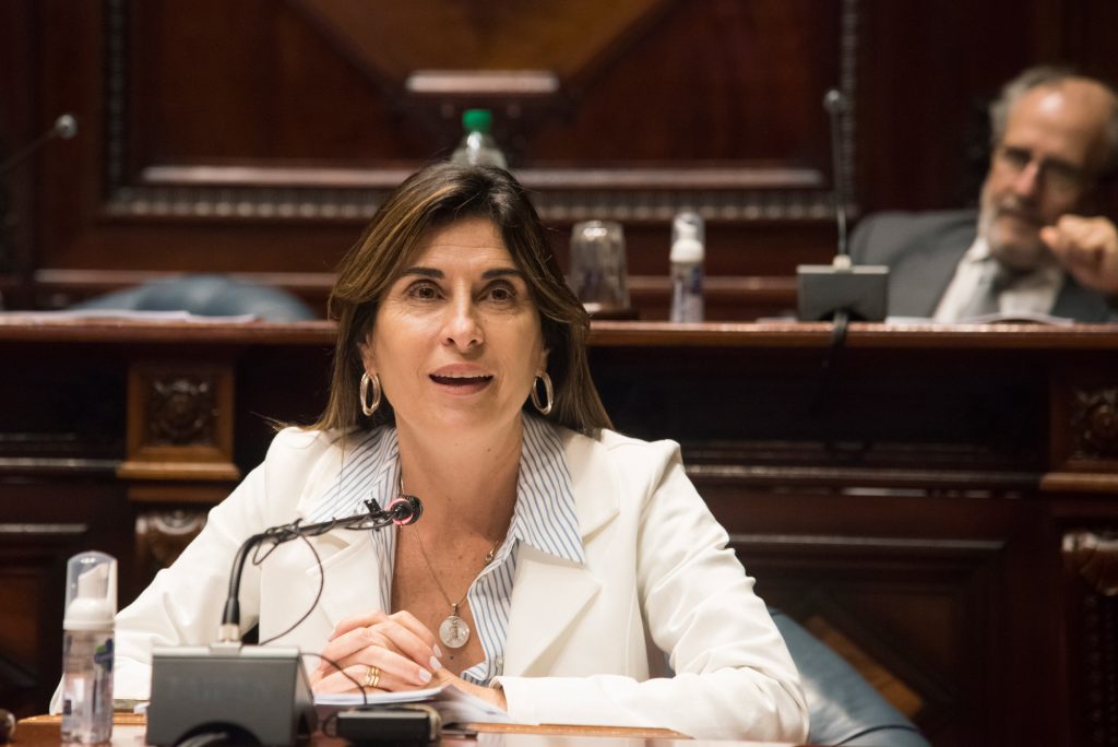 Senadora (s) Alexandra Inzaurralde Departamento de Fotografía del Parlamento del Uruguay