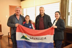 Bandera a Anggelina Rodriguez
