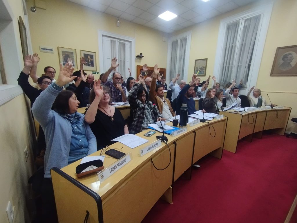 Junta-Departamental-de-Lavalleja-acepto-observaciones-del-TCR-y-no-dio-anuencia-para-prolongar-la-concesion-de-explotacion-del-matadero-municipal-a-Arroyal-SA-1024x768