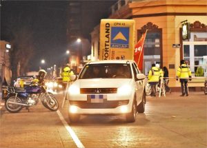 Foto archivo, de caravana en defensa de la industria cementera de Ancap
