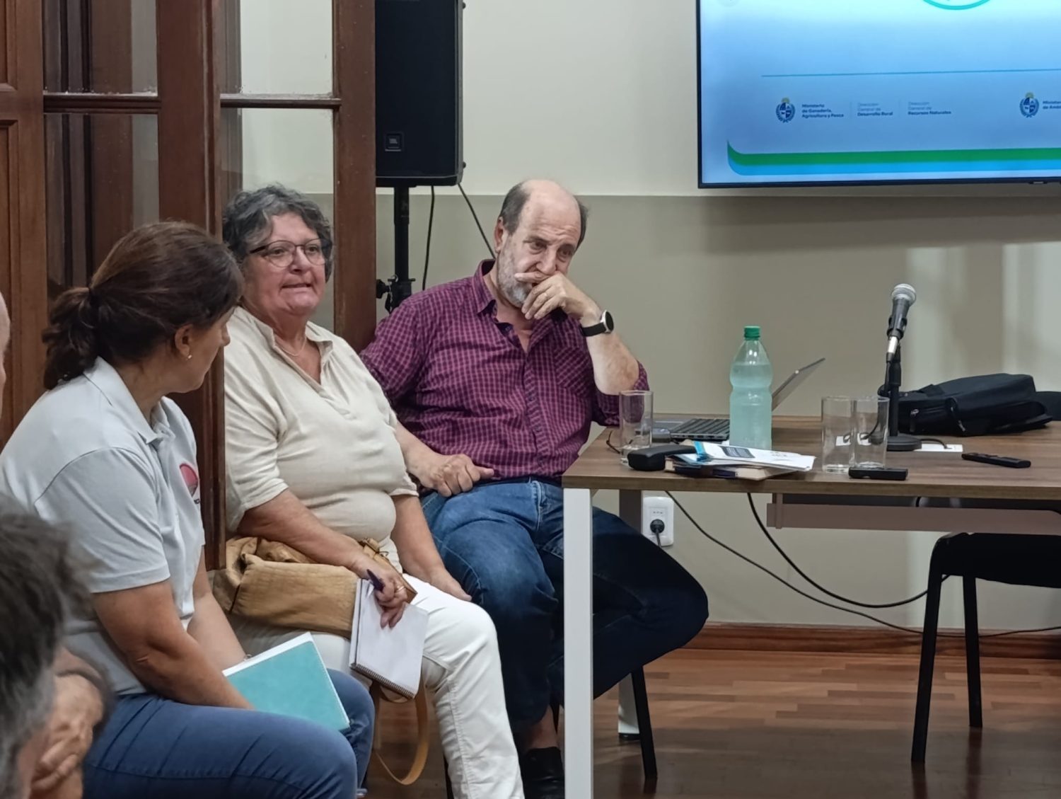 En el centro Cecilia Bianco, durante el encuentro de gremiales de productores agropecuarios